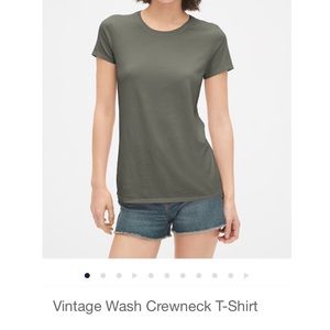 Small Gap vintage T-shirt